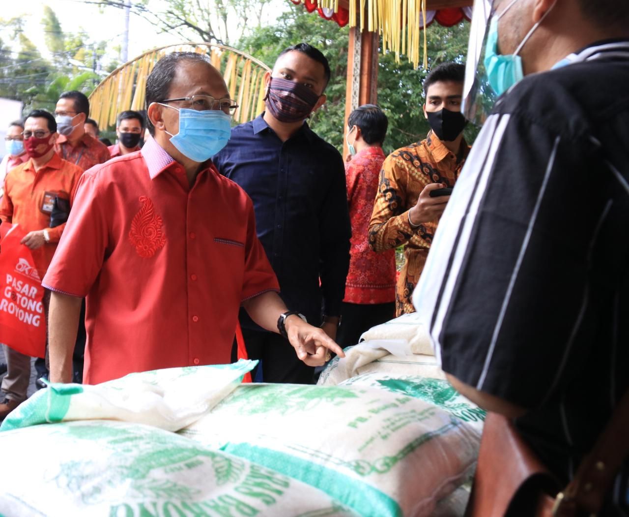 podiumnews.com-Gubernur Koster: Petani Langsung yang Jualan, Bukan Tengkulak